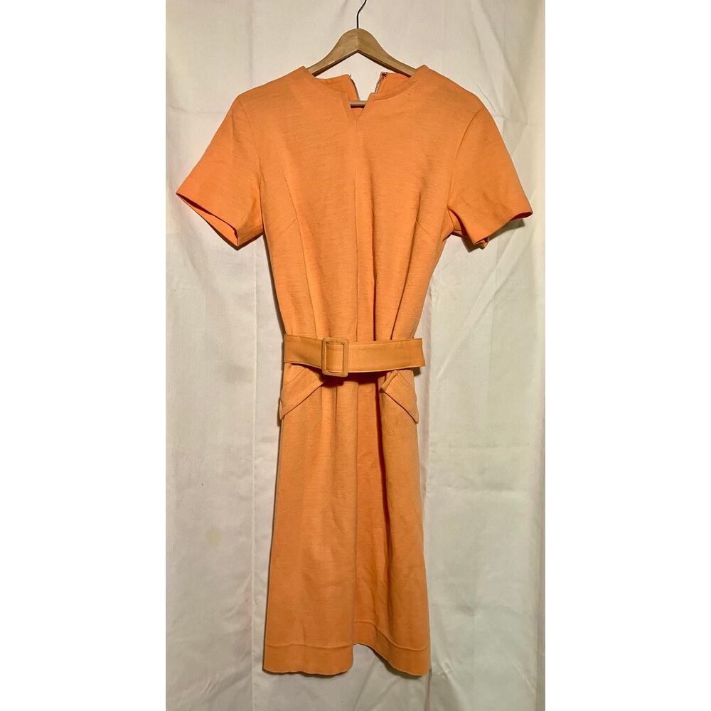 No Brand Name Coral Dress With Adjustable Belt Size 16.
